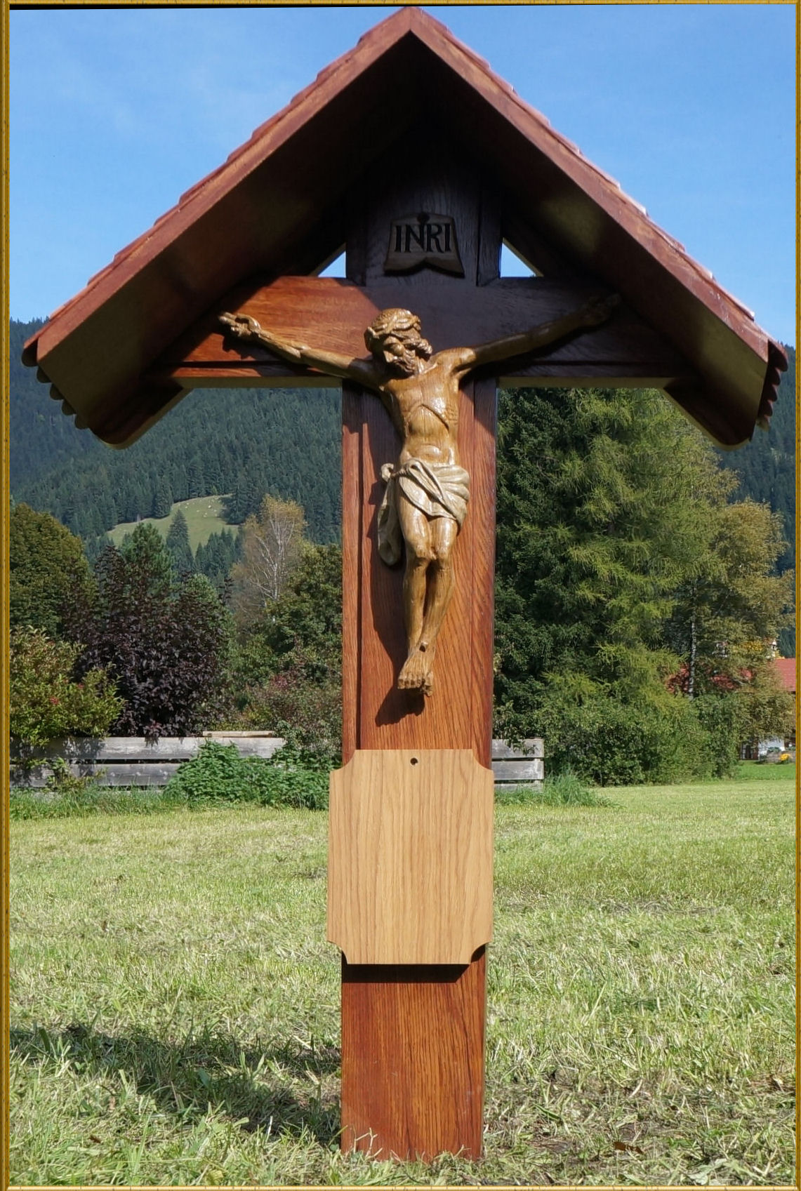Grabkreuz mit konischen Balken